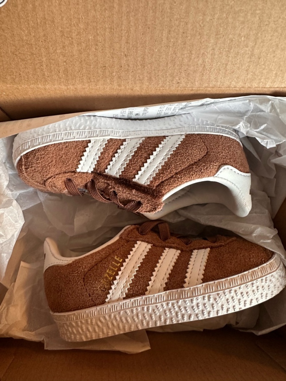 Adidas Gazelle Comfort Close - size 5